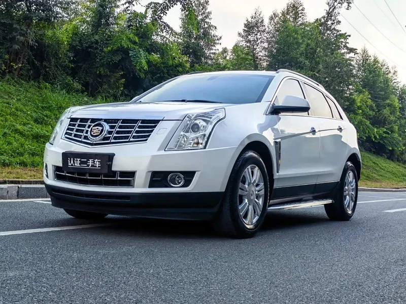 Cadillac SRX — фото 1