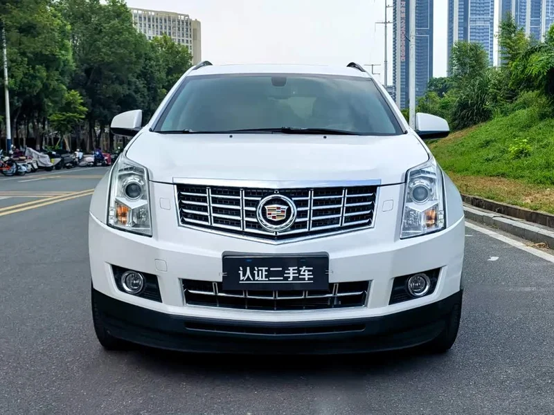 Cadillac SRX — фото 2