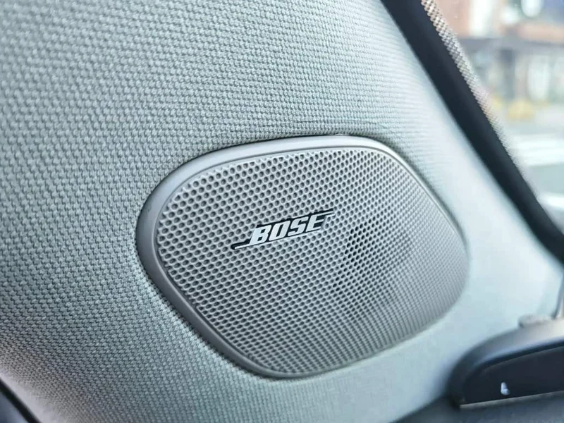 Cadillac SRX — фото 23