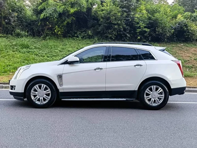 Cadillac SRX — фото 4
