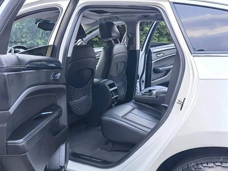 Cadillac SRX — фото 10