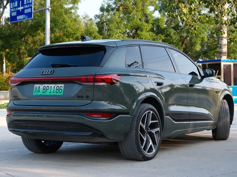 Audi Q6L e-tron — фото 13
