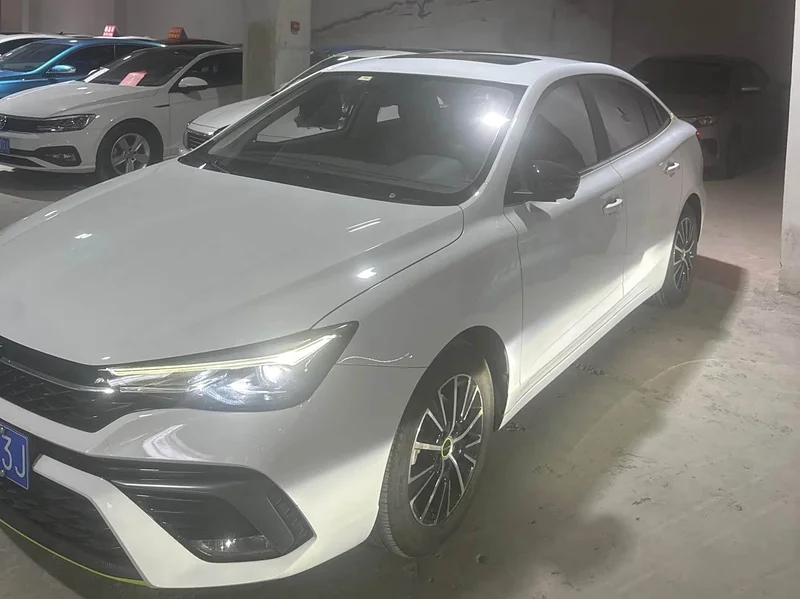 Roewe i5 — фото 2