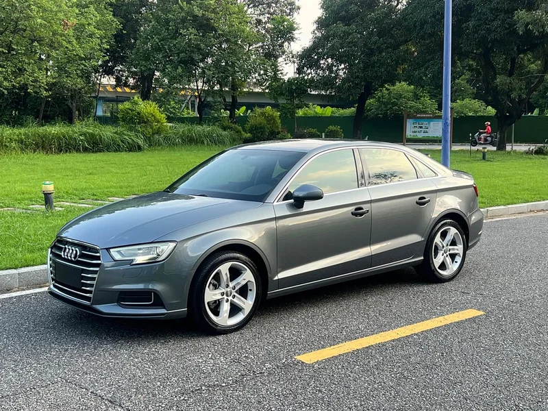 Audi A3 — фото 1