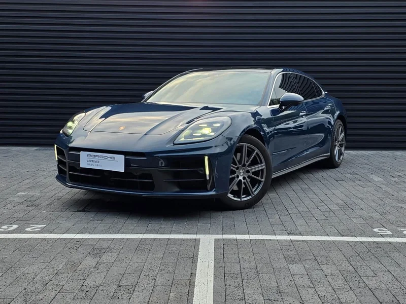 Porsche Panamera — фото 1