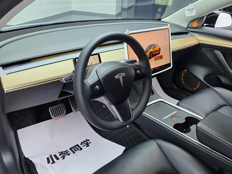 Tesla Model 3 — фото 16