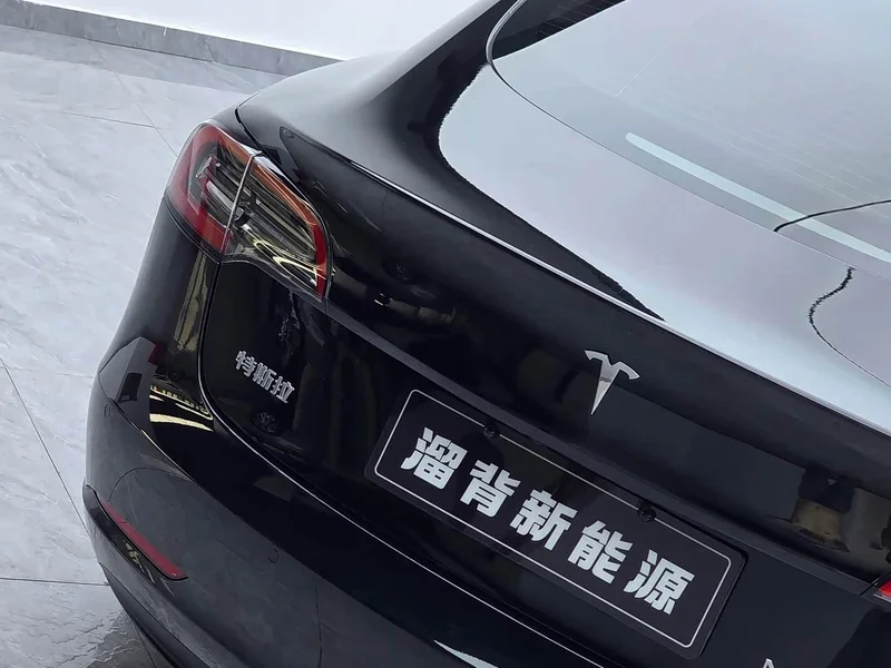 Tesla Model 3 — фото 17
