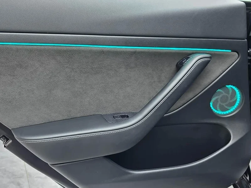 Tesla Model 3 — фото 10