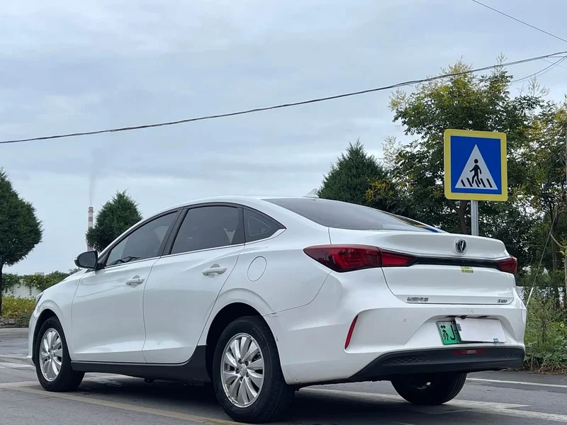 Changan Eado — фото 5