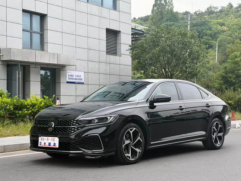 Volkswagen Passat — фото 1