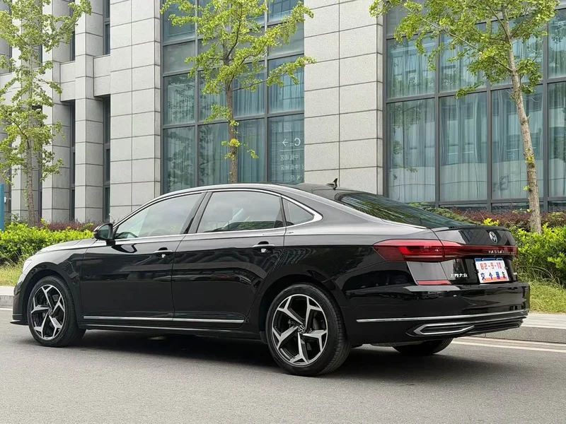 Volkswagen Passat — фото 7