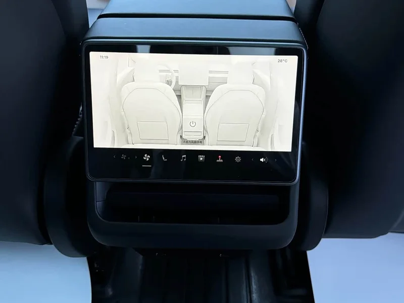 Tesla Model 3 — фото 8