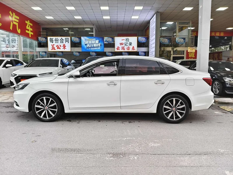 Roewe i6 Classic — фото 10