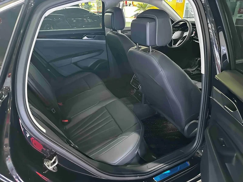 Volkswagen Passat — фото 19