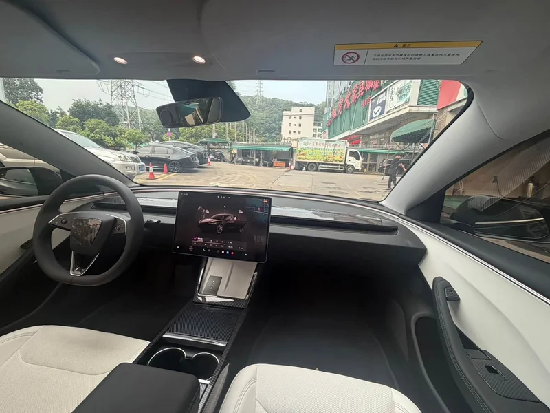 Tesla Model 3 — фото 11