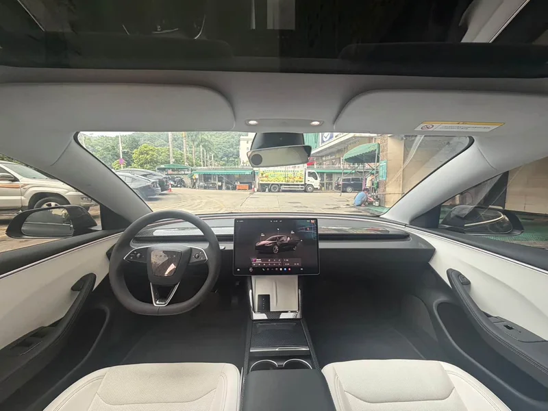 Tesla Model 3 — фото 7
