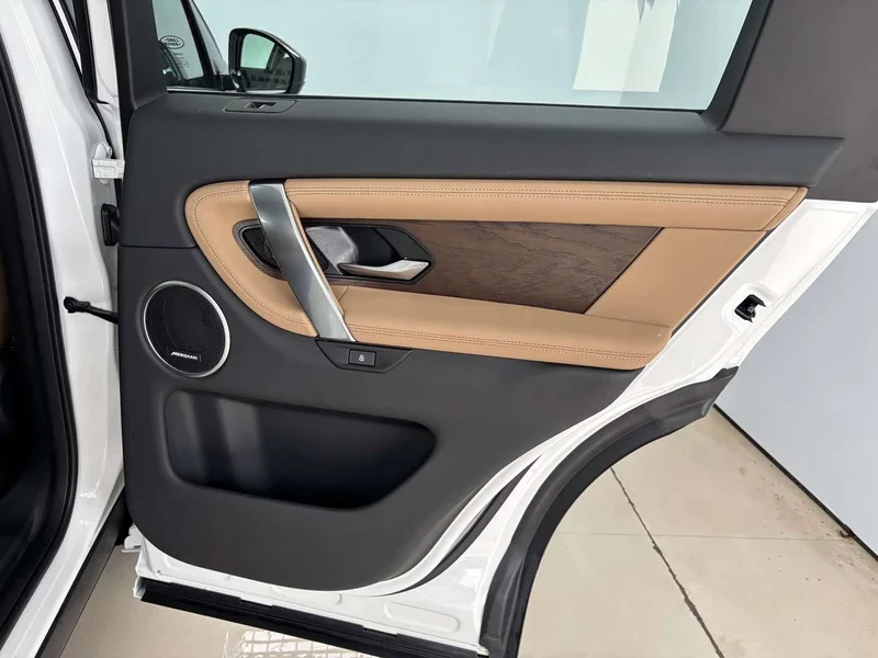 Land Rover Discovery — фото 23