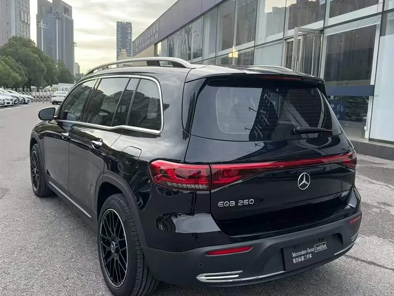 Mercedes-Benz EQB — фото 19