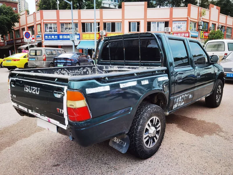 Isuzu Isuzu Pickup — фото 6