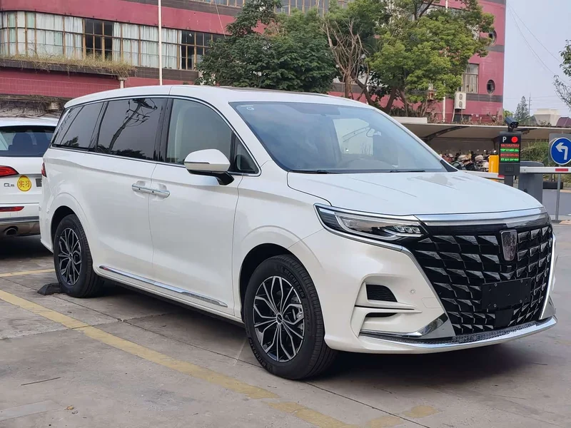 Roewe iMAX8 New Energy — фото 3