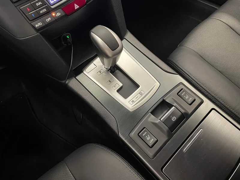 Subaru Outback — фото 14