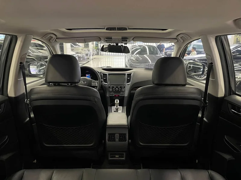 Subaru Outback — фото 9