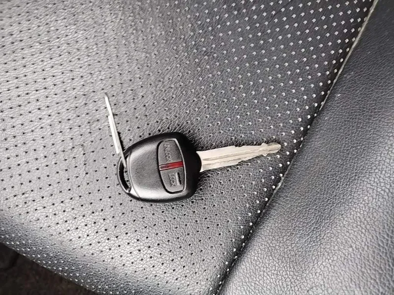Mitsubishi Outlander — фото 11