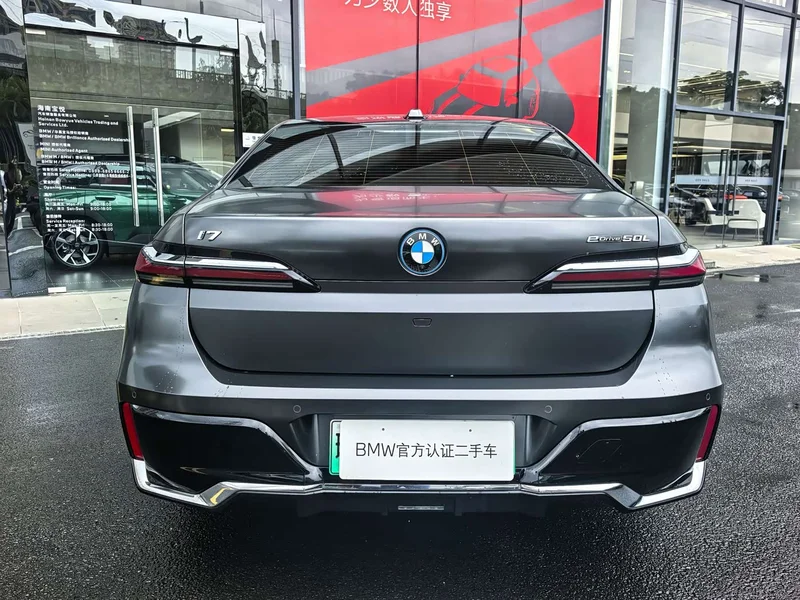 BMW i7 — фото 13