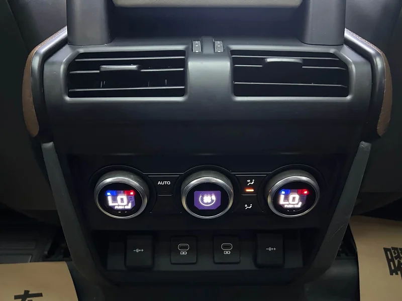 Land Rover Defender — фото 14