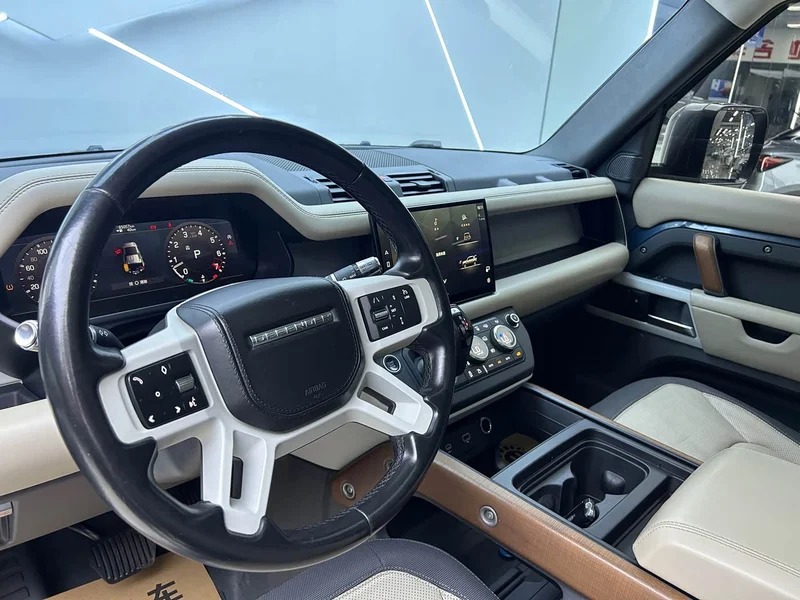Land Rover Defender — фото 9