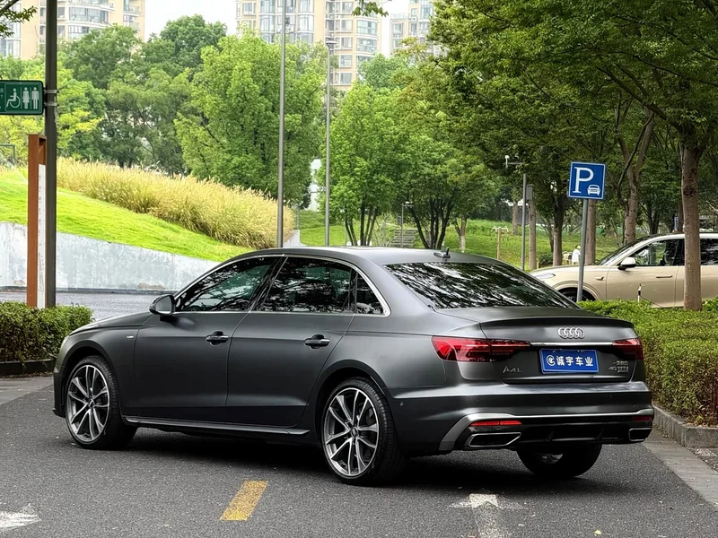 Audi A4L — фото 18