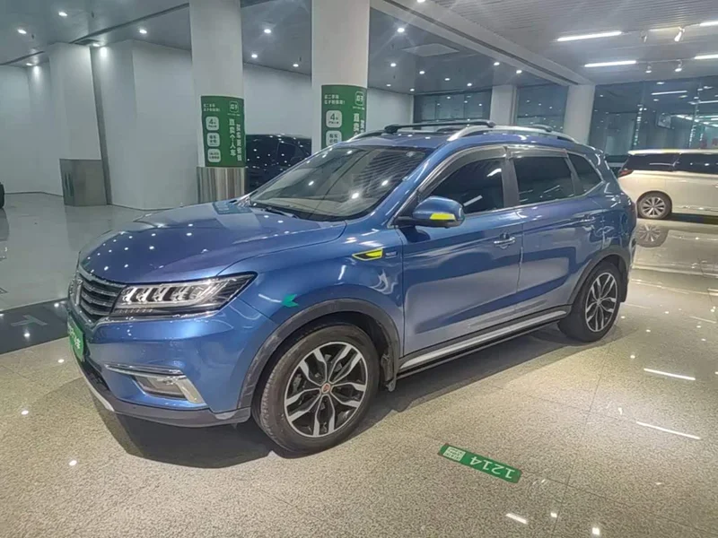 Roewe RX5 — фото 1