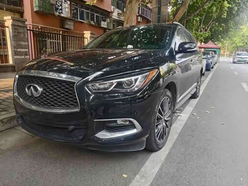 Infiniti QX60 — фото 1