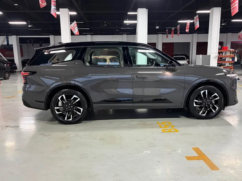 Ford Edge — фото 14
