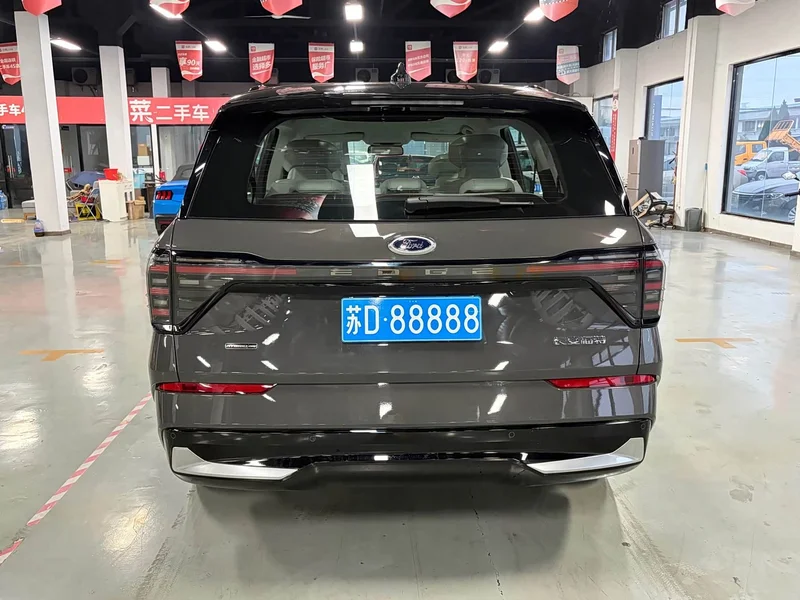 Ford Edge — фото 18