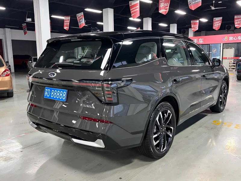 Ford Edge — фото 19