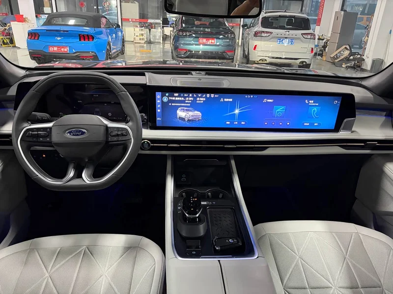 Ford Edge — фото 10
