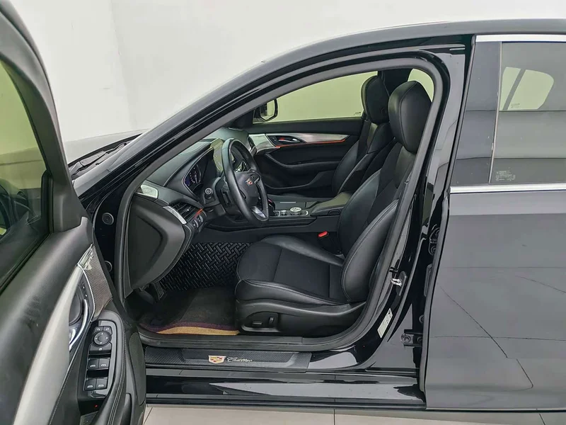 Cadillac CT5 — фото 10