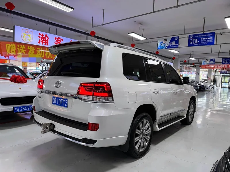 Toyota Land Cruiser (Imported) — фото 8