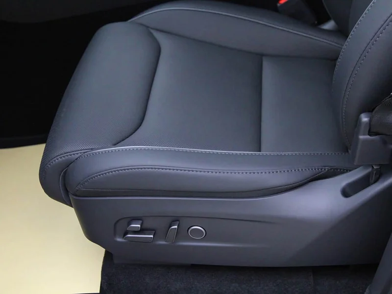 Tesla Model Y — фото 13