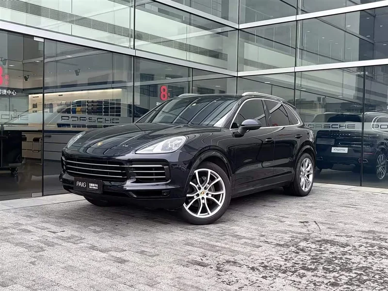 Porsche Cayenne — фото 1