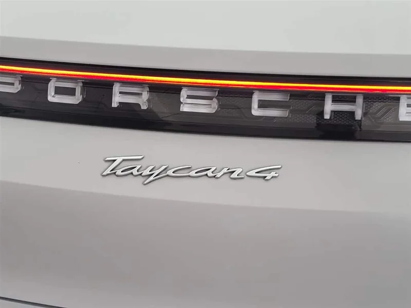 Porsche Taycan — фото 19