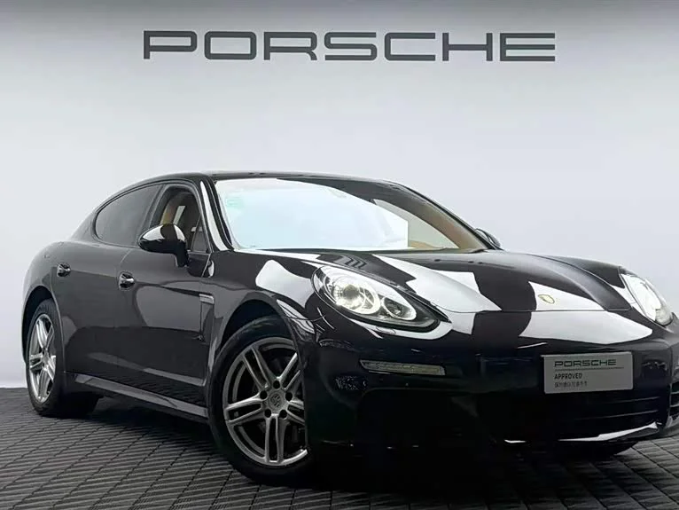Porsche Panamera — фото 1