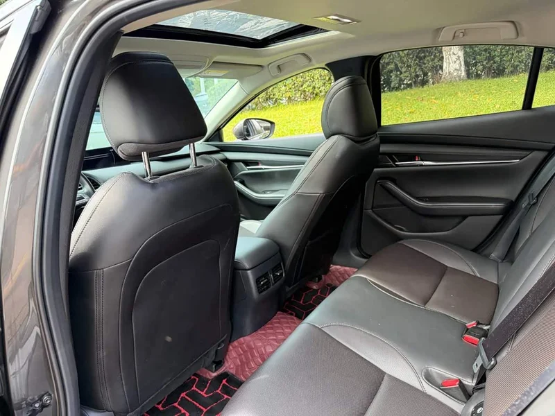 Mazda 3 Axela — фото 11