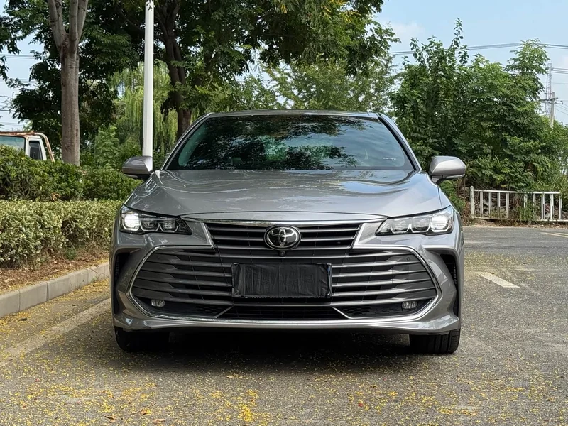 Toyota Avalon — фото 2