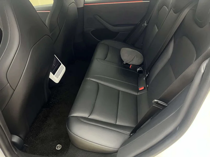 Tesla Model 3 — фото 11