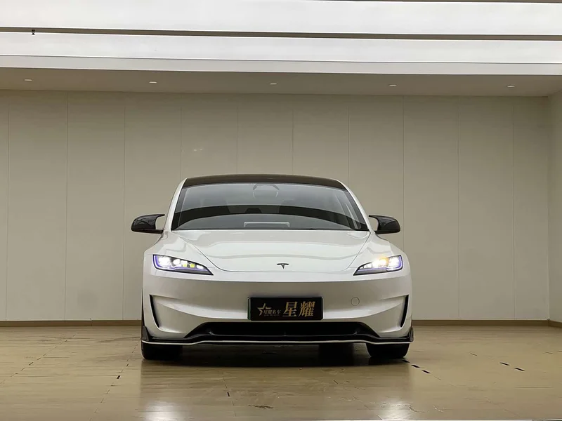 Tesla Model 3 — фото 2