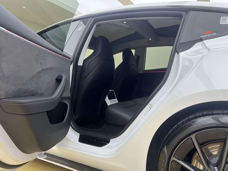 Tesla Model 3 — фото 8