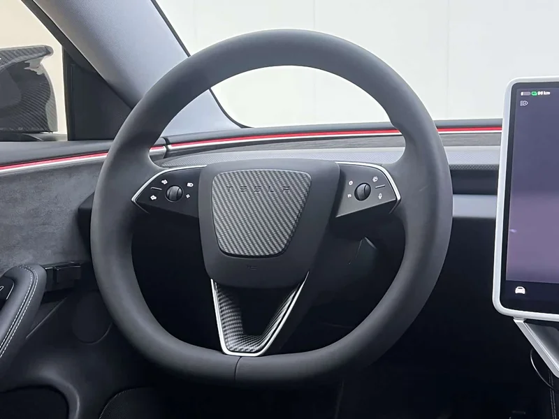 Tesla Model 3 — фото 9
