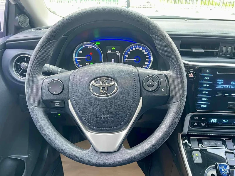 Toyota Corolla — фото 14